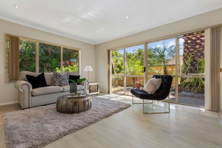 Photo of property in 12 Tington Avenue, Wattle Downs, Auckland, 2103