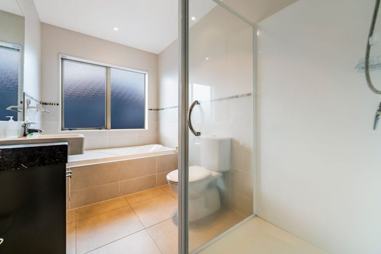 Photo of property in 11 Kouras Place, Flat Bush, Auckland, 2016