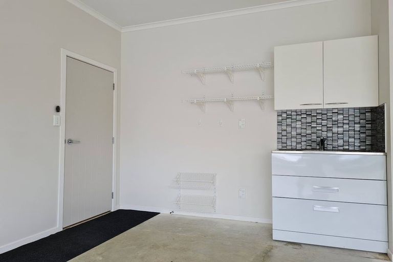 Photo of property in 23a Rena Place, West Harbour, Auckland, 0618