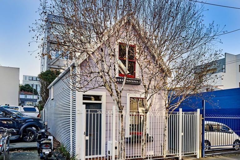 Photo of property in 16 Walter Street, Te Aro, Wellington, 6011