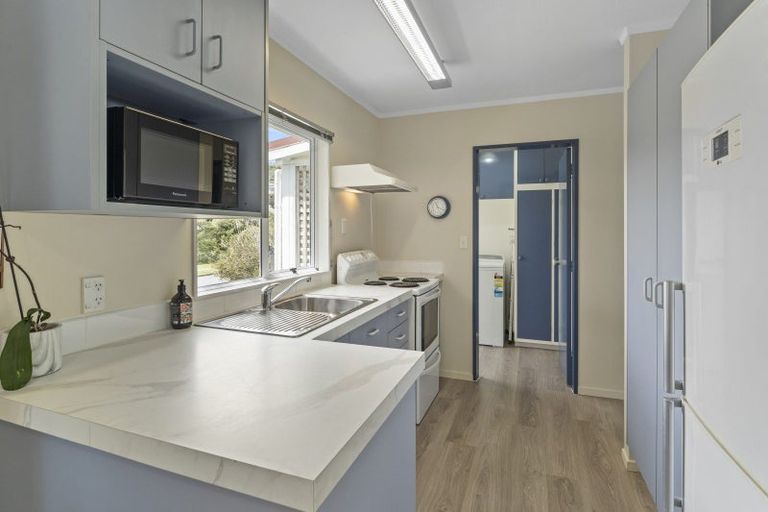 Photo of property in 2 Seagull Place, Whitby, Porirua, 5024