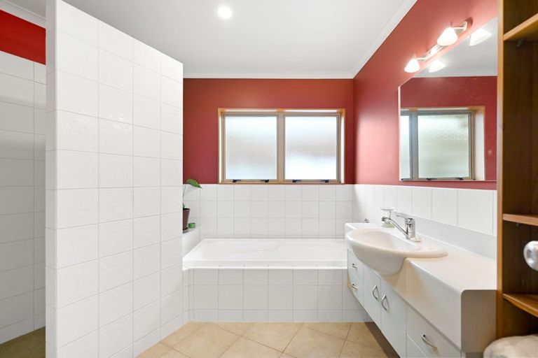 Photo of property in 12 Vermont Court, Huntington, Hamilton, 3210