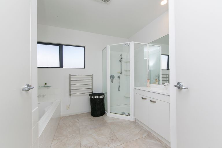 Photo of property in 16 Denehurst Drive, Waimauku, 0812