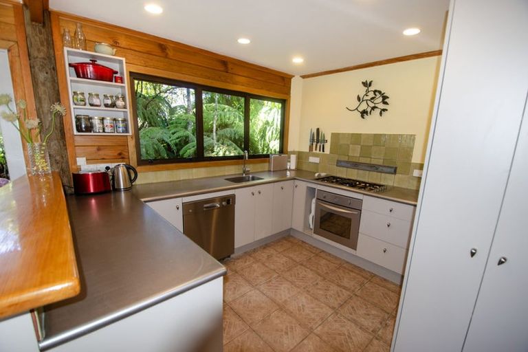 Photo of property in 191 Carter Road, Oratia, Auckland, 0604