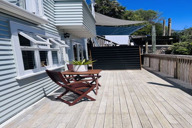 Photo of property in 30 Saint Michaels Crescent, Kelburn, Wellington, 6012