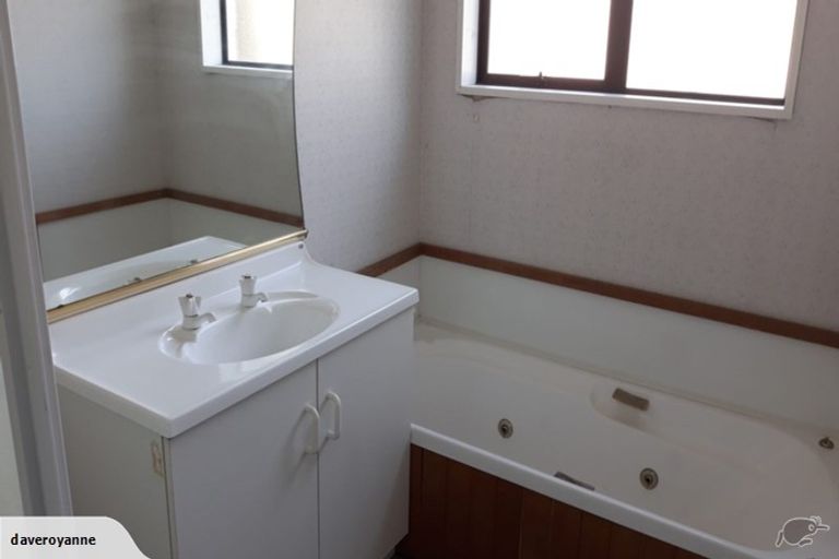 Photo of property in 1 Pound Street, Amberley, 7410