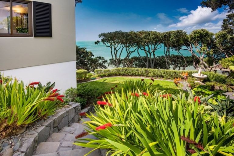 Photo of property in 2 Old Lake Road, Narrow Neck, Auckland, 0624