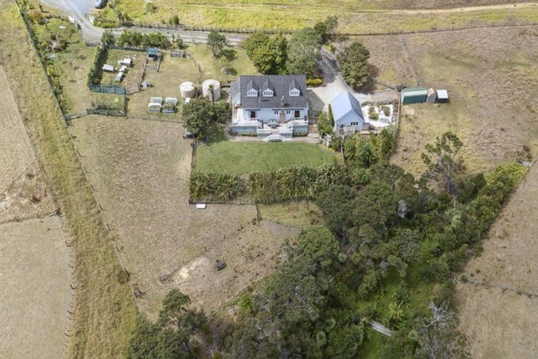 Photo of property in 176 Valley Road, Waitoki, Kaukapakapa, 0871