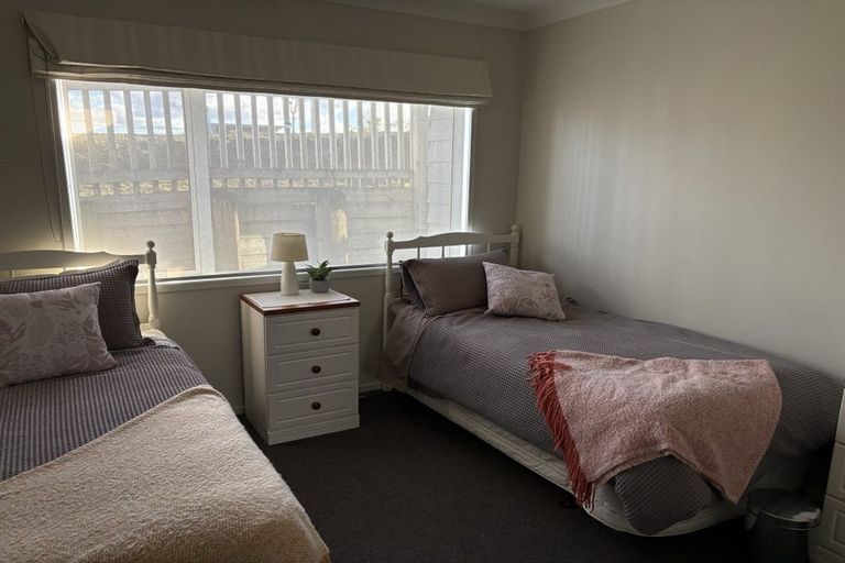 Photo of property in 7 Dorchester Place, Orewa, 0931