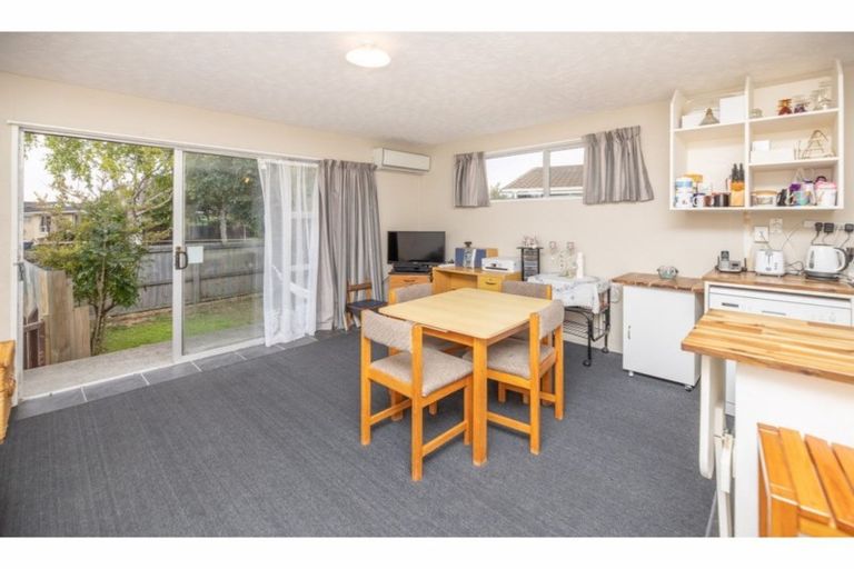 Photo of property in 1/41 Oldwood Street, Bishopdale, Christchurch, 8053