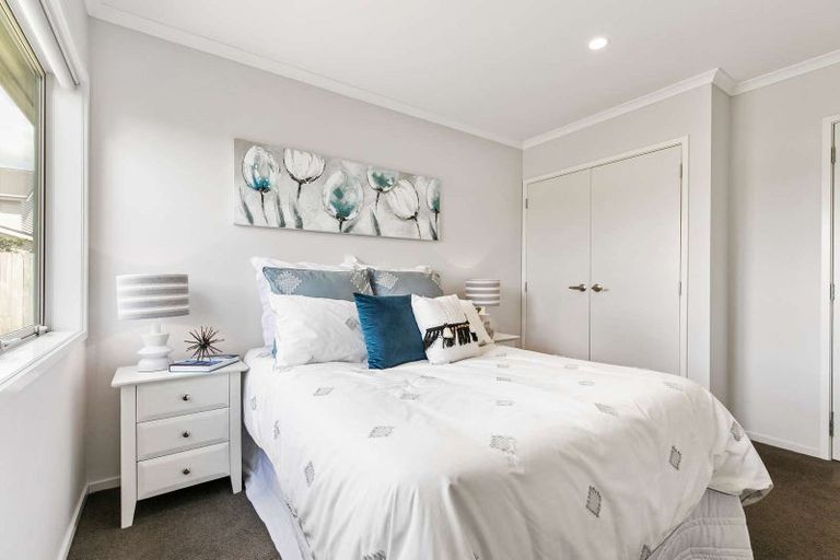 Photo of property in 2 Poaka Avenue, Takanini, 2112