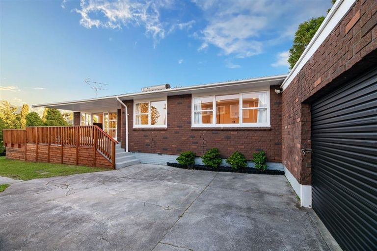 Photo of property in 8 Spence Road, Henderson, Auckland, 0612