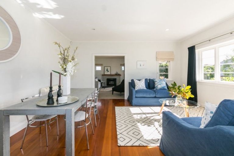 Photo of property in 15 Gillean Street, Havelock North, 4130