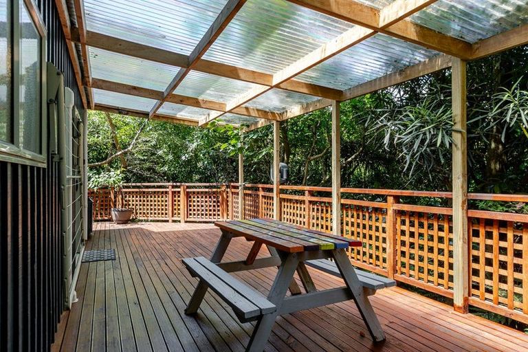 Photo of property in 8a Williams Terrace, Fitzherbert, Palmerston North, 4410