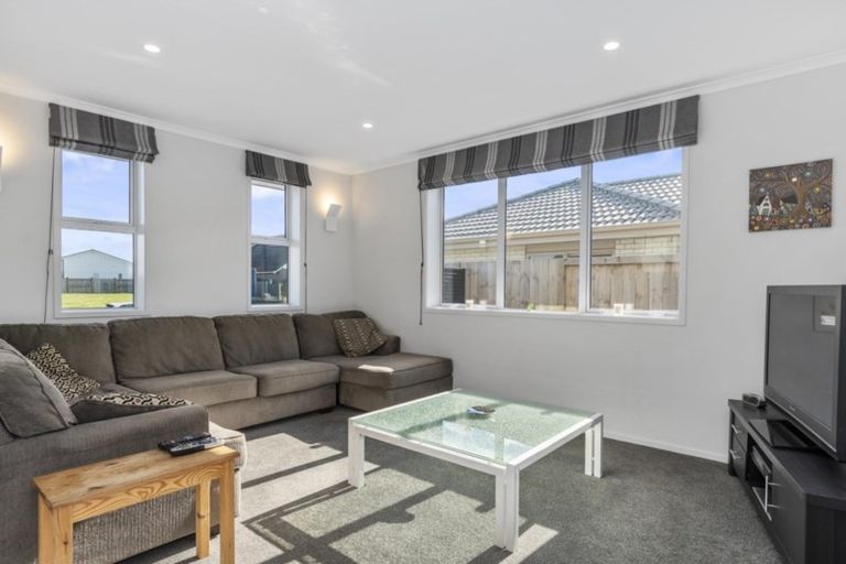 Photo of property in 34 Cassinia Close, Papamoa Beach, Papamoa, 3118