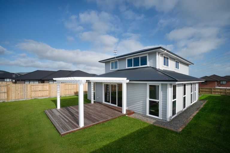 Photo of property in 44 Atlantic Drive, Fitzherbert, Palmerston North, 4410