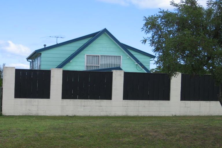 Photo of property in 1/30 Kowhai Road, Campbells Bay, Auckland, 0630