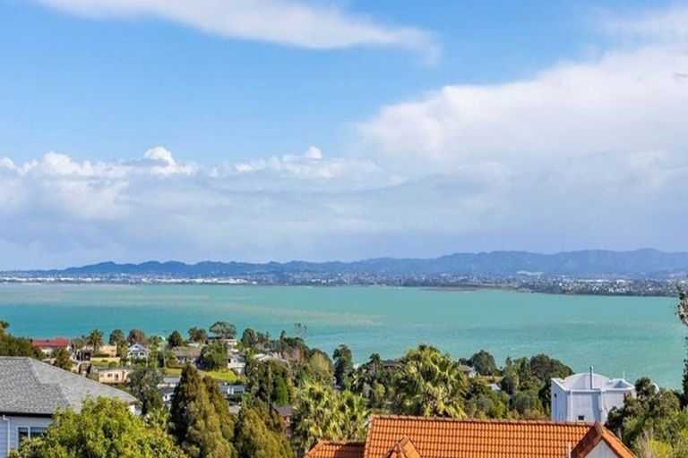 Photo of property in 23 Mariners View Road, Beach Haven, Auckland, 0626