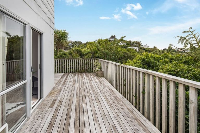 Photo of property in 32a Cheltenham Terrace, Newlands, Wellington, 6037