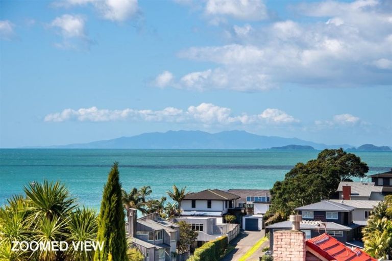 Photo of property in 14 Park Rise, Campbells Bay, Auckland, 0630