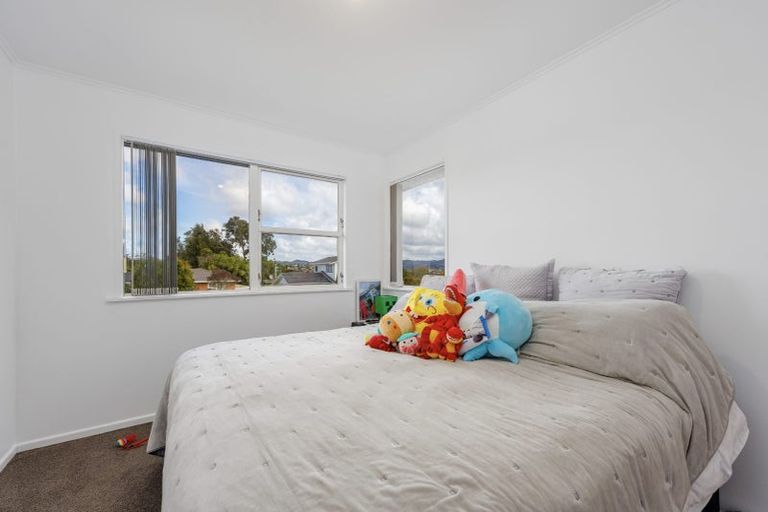 Photo of property in 9 Grimshaw Place, Henderson, Auckland, 0612