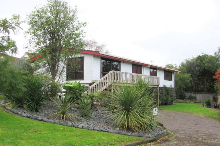 Photo of property in 4 Spruce Place, Totara Heights, Auckland, 2105