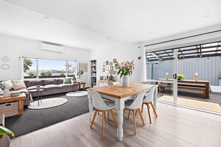 Photo of property in 29 Pukeko Place, Westshore, Napier, 4110