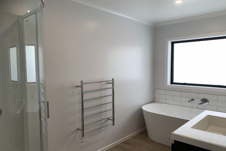 Photo of property in 4 Kingi Te Ahoaho Place, Otaki, 5512