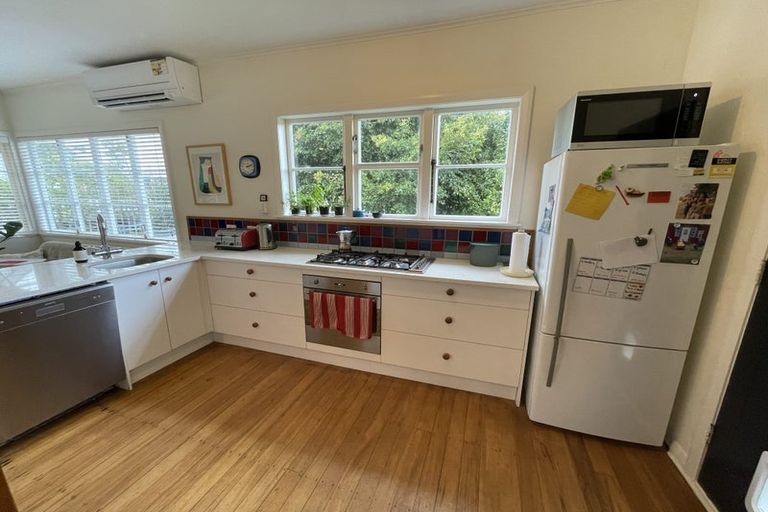 Photo of property in 42 Alice Street, Riverhead, 0820