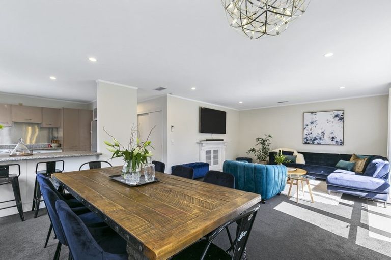 Photo of property in 10a Tutchen Avenue, Mount Victoria, Wellington, 6011