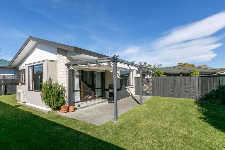 Photo of property in 2/7 Gebbie Road, Taradale, Napier, 4112