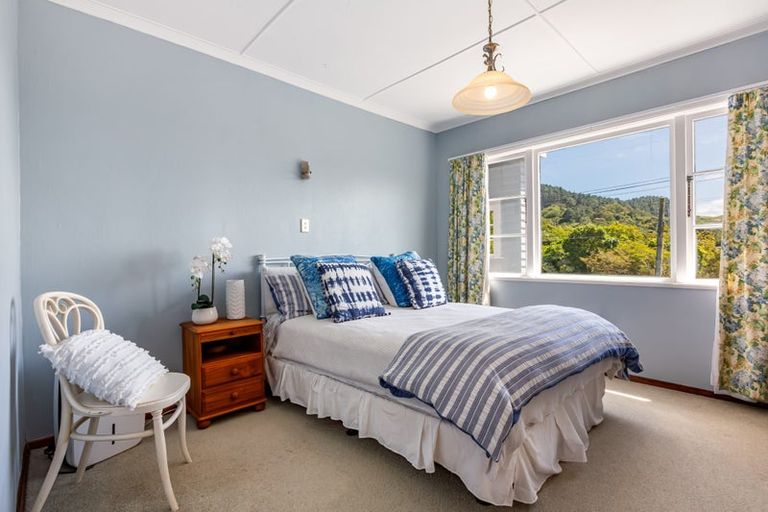 Photo of property in 18 Chester Road, Tawa, Wellington, 5028