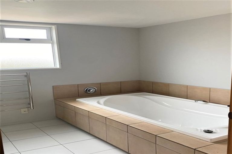 Photo of property in 112a Penruddock Rise, Westmorland, Christchurch, 8025