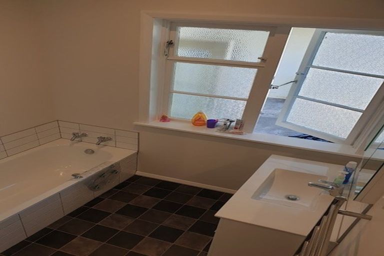 Photo of property in 2/23 Mabey Road, Avalon, Lower Hutt, 5011