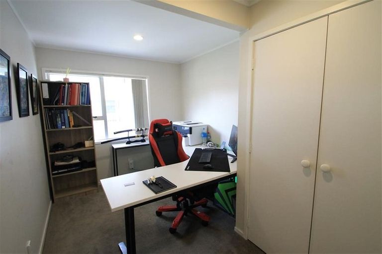 Photo of property in 4 Santiago Crescent, Unsworth Heights, Auckland, 0632