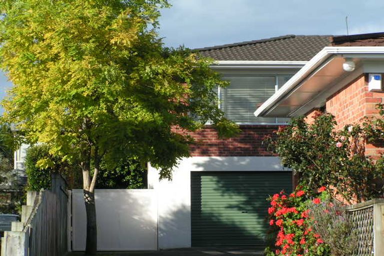Photo of property in 2/9 Pine Ridge Terrace, Hauraki, Auckland, 0622