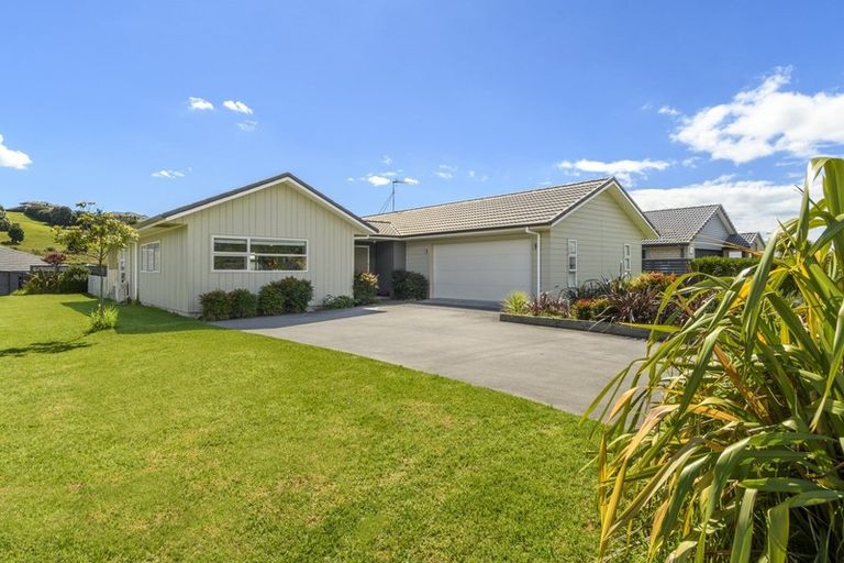 Photo of property in 33 Lynley Park Drive, Omokoroa, 3114