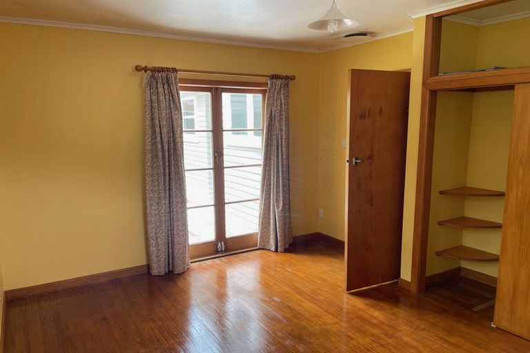 Photo of property in 55 Forrest Hill Road, Milford, Auckland, 0620