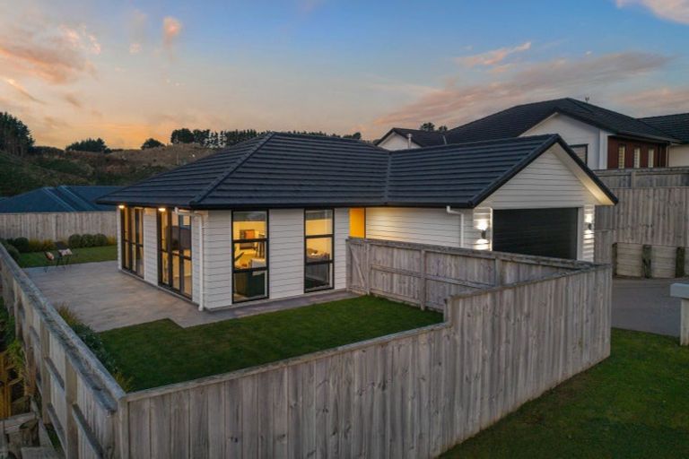 Photo of property in 19 Schooner Drive, Whitby, Porirua, 5024