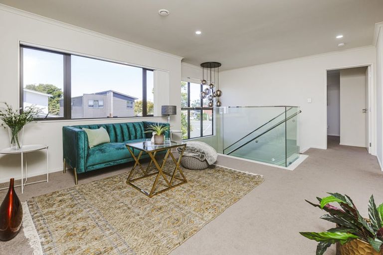 Photo of property in 6 Tapuwae Way, Mangere Bridge, Auckland, 2022