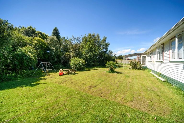 Photo of property in 100 Alexandra Street, Marton, 4710