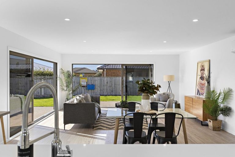 Photo of property in 18 Austin Reid Avenue, Carterton, 5713