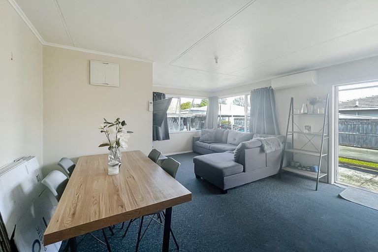 Photo of property in 2/106 Linton Street, West End, Palmerston North, 4410