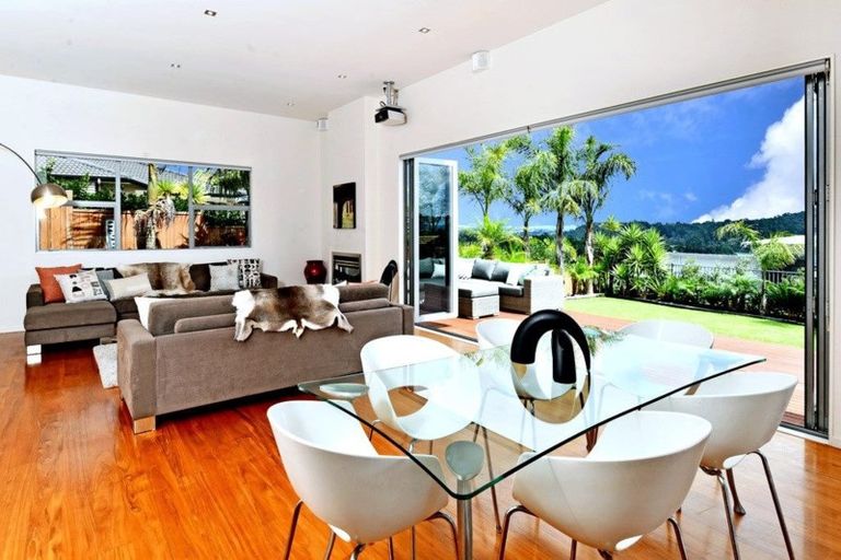 Photo of property in 108 Kittiwake Drive, Schnapper Rock, Auckland, 0632