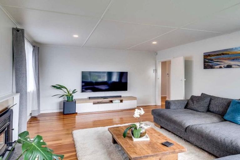 Photo of property in 55 Lipscombe Crescent, Havelock North, 4130