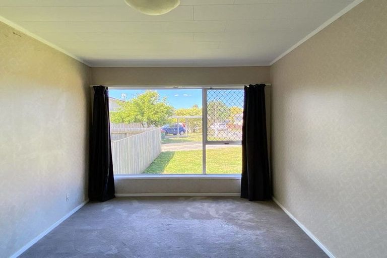 Photo of property in 1/36 Blacklock Avenue, Henderson, Auckland, 0612