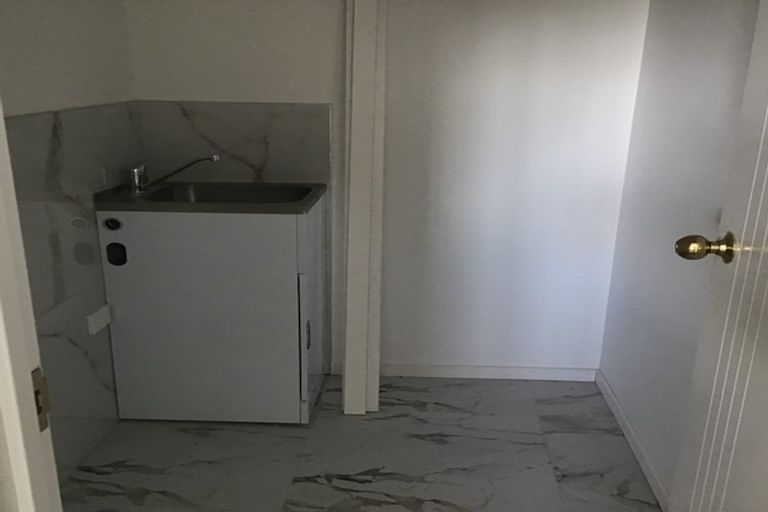 Photo of property in 18 Brunner Road, Glen Eden, Auckland, 0602