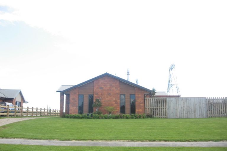 Photo of property in 10 De La Mare Drive, Leamington, Cambridge, 3432