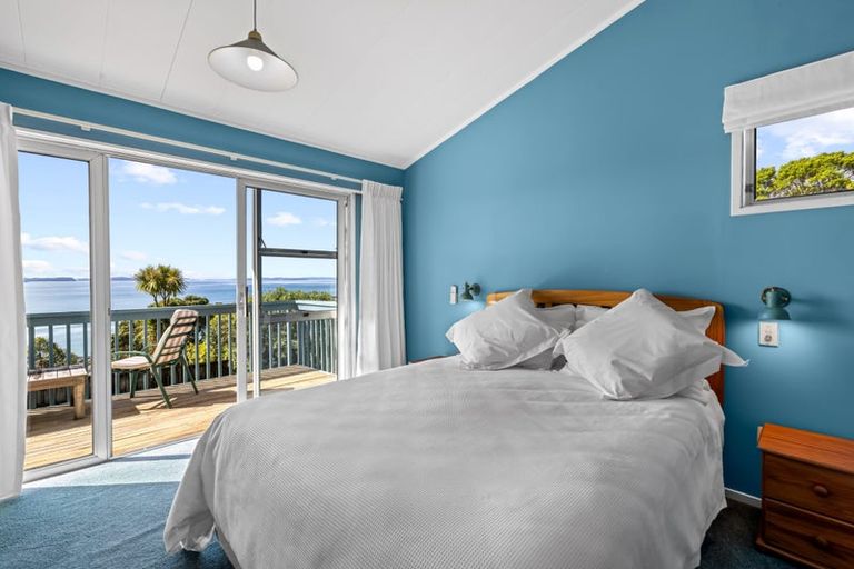 Photo of property in 30 Upper Chelverton Drive, Red Beach, 0932