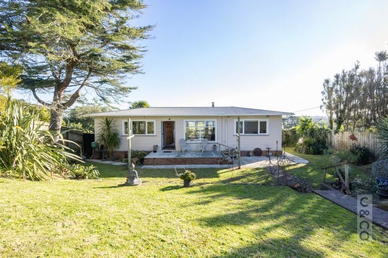 Photo of property in 67 Garfield Road, Helensville, 0800